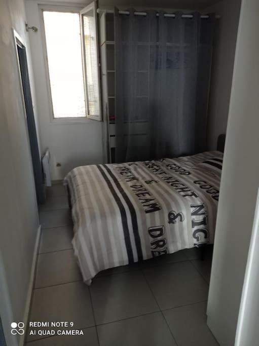 Appartement Au Coeur Du Village Sanary-sur-Mer Luaran gambar